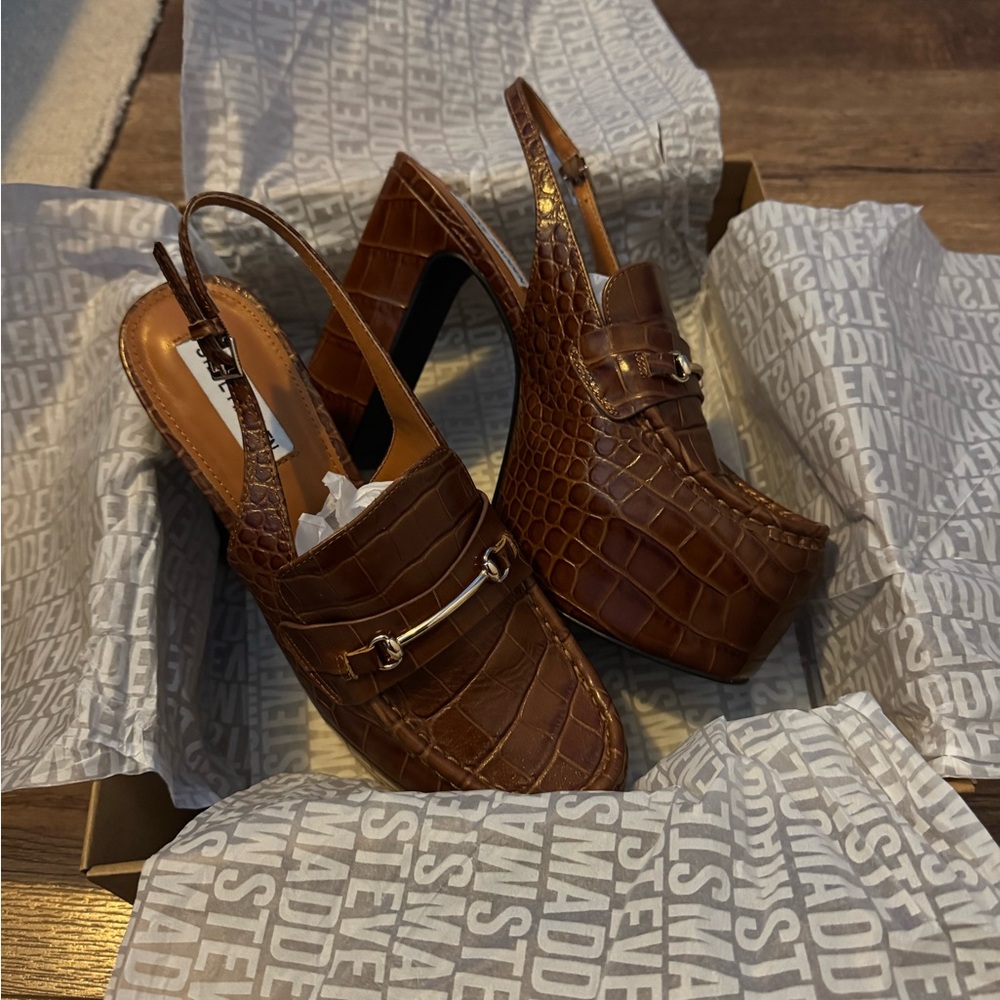 Steve Madden Brown Croc-Embossed Platform Heels